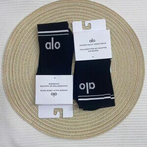 NWT Alo Yoga Unisex Retro Stripe Crew Socks (2-Pack)